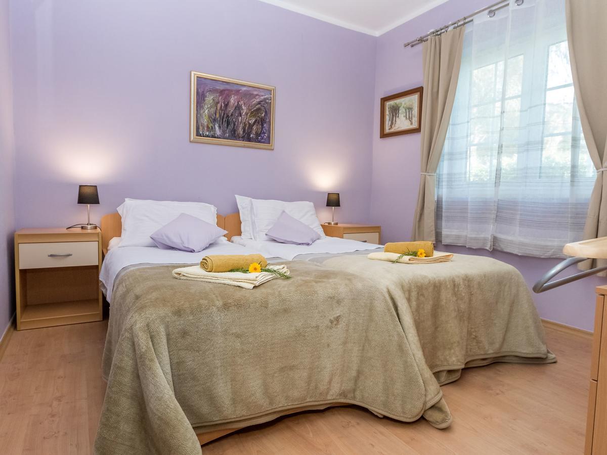 Spacious Holiday Home In Molat With Pool Brgulje Exterior photo
