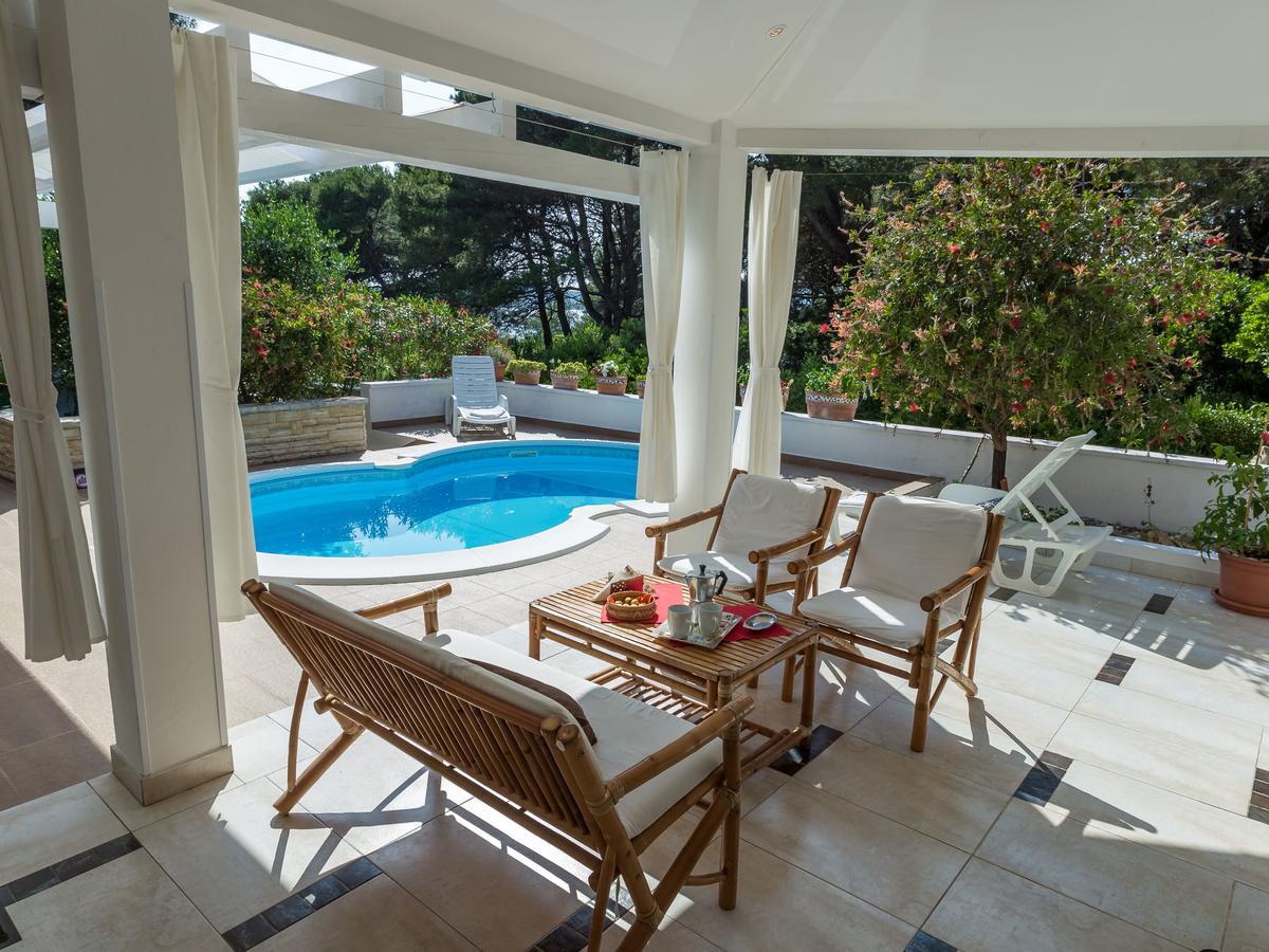 Spacious Holiday Home In Molat With Pool Brgulje Exterior photo